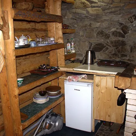 хатина біля потока * Лумшоры